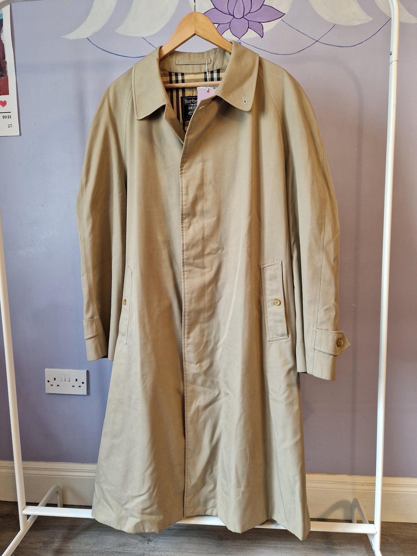 Burberry(s) vintage trenchcoat