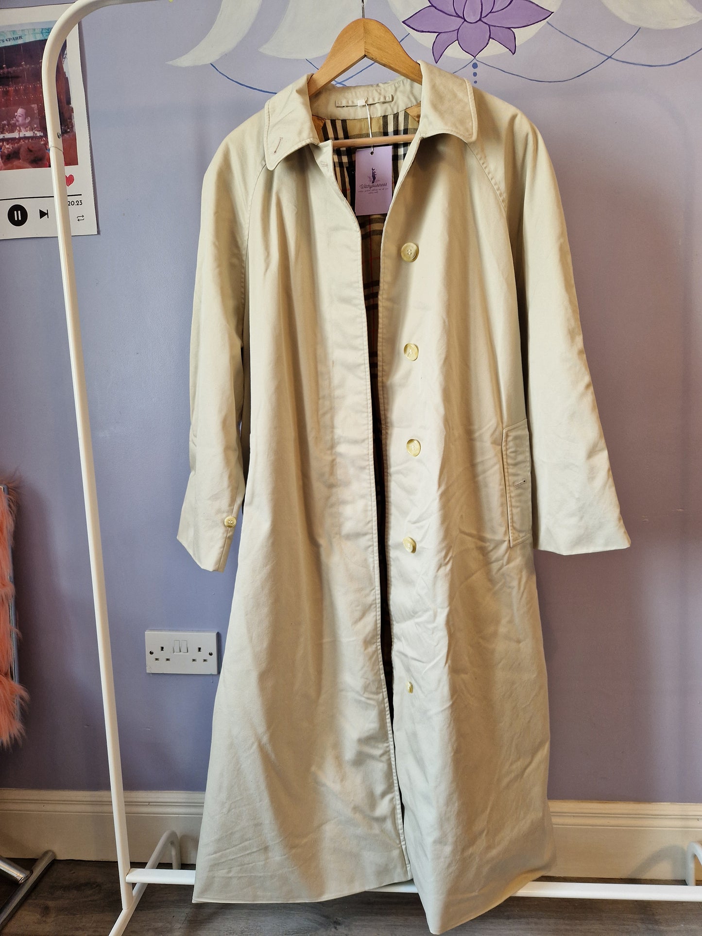 Burberry(s) vintage trenchcoat