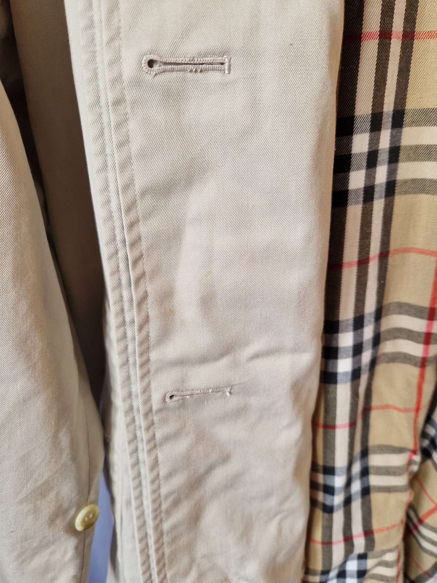 Burberry(s) vintage trenchcoat