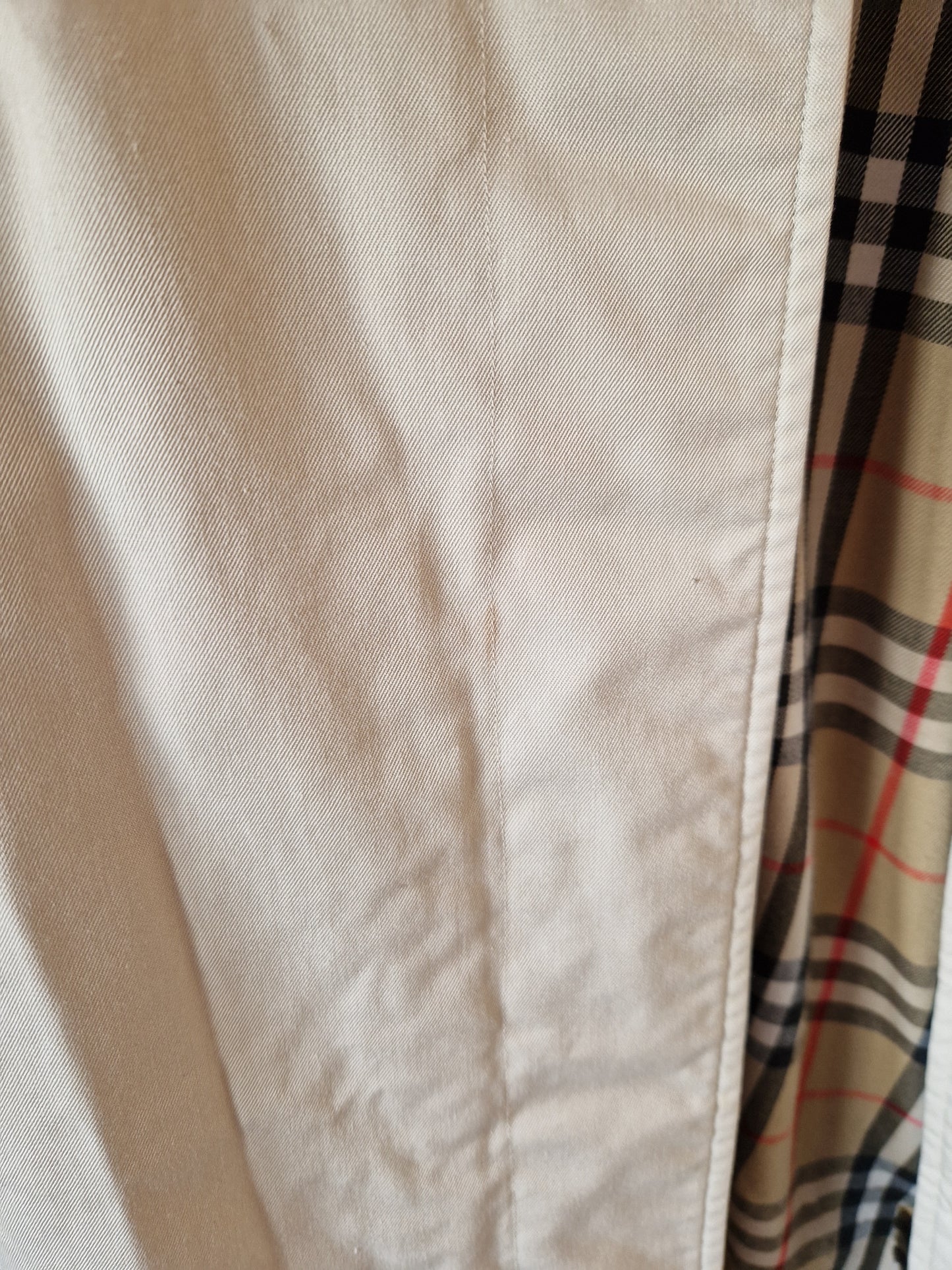 Burberry(s) vintage trenchcoat