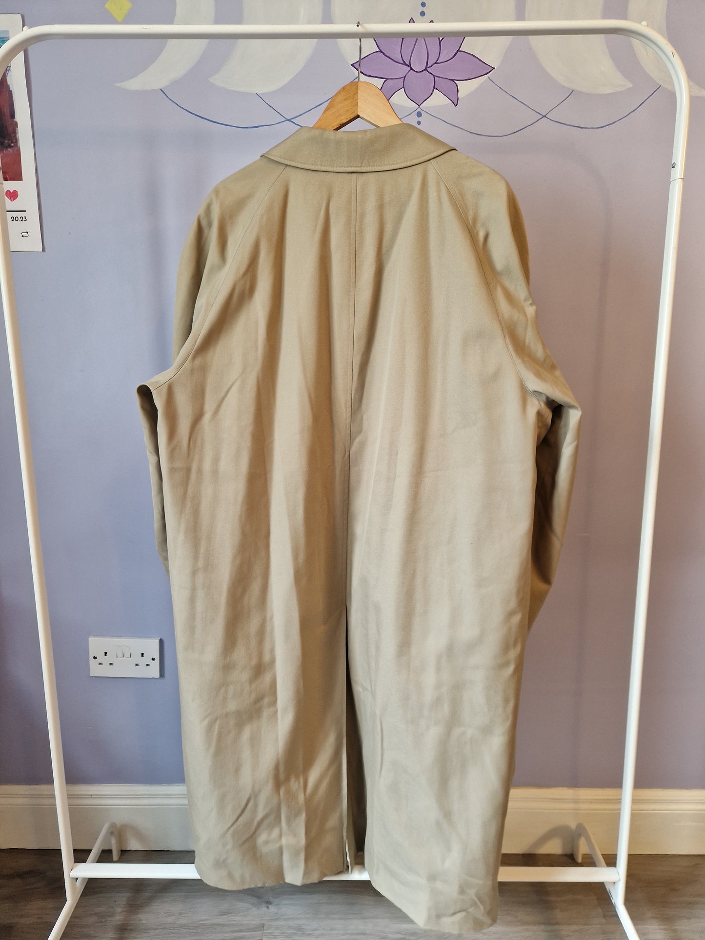 Burberry(s) vintage trenchcoat
