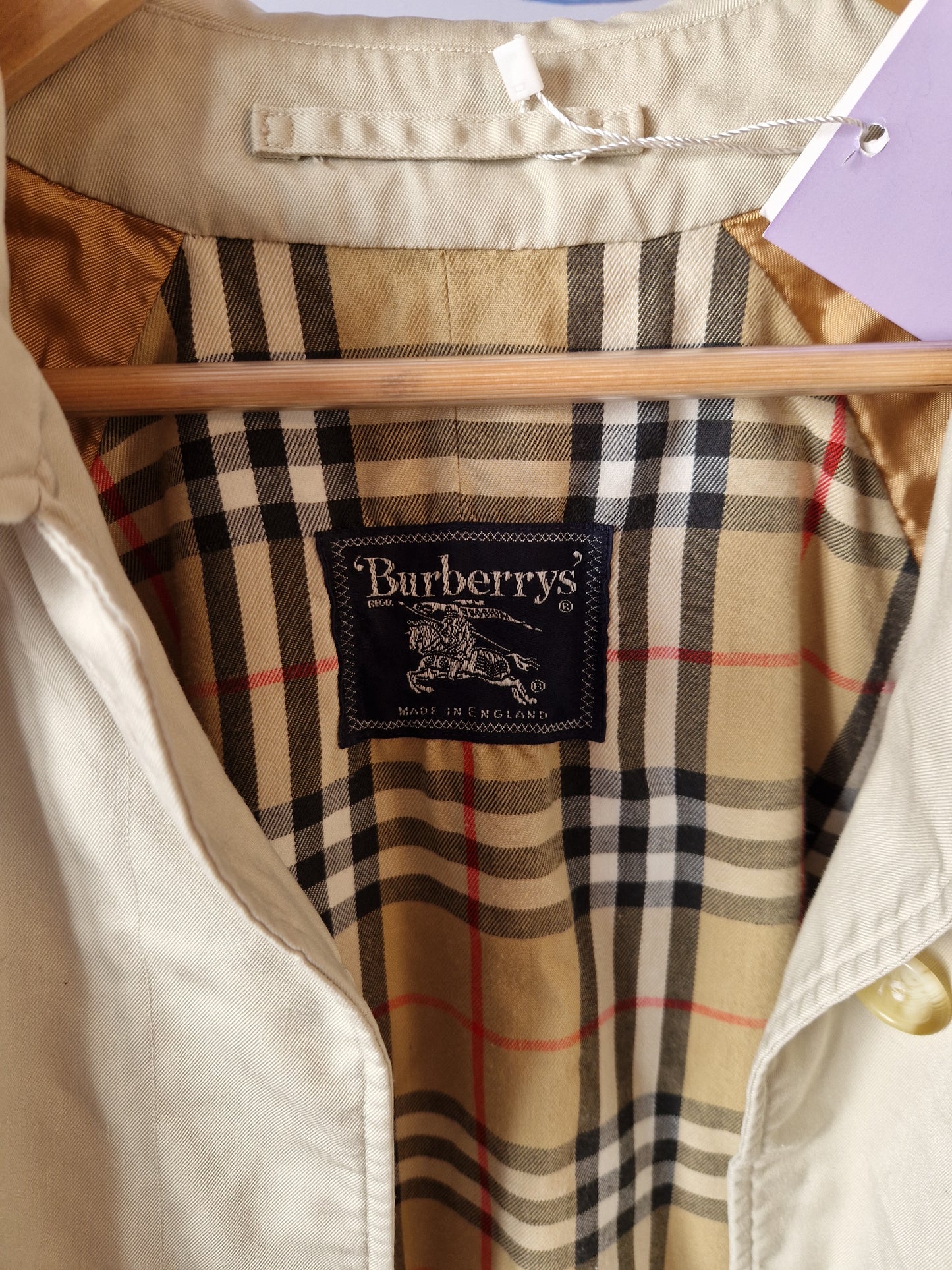 Burberry(s) vintage trenchcoat