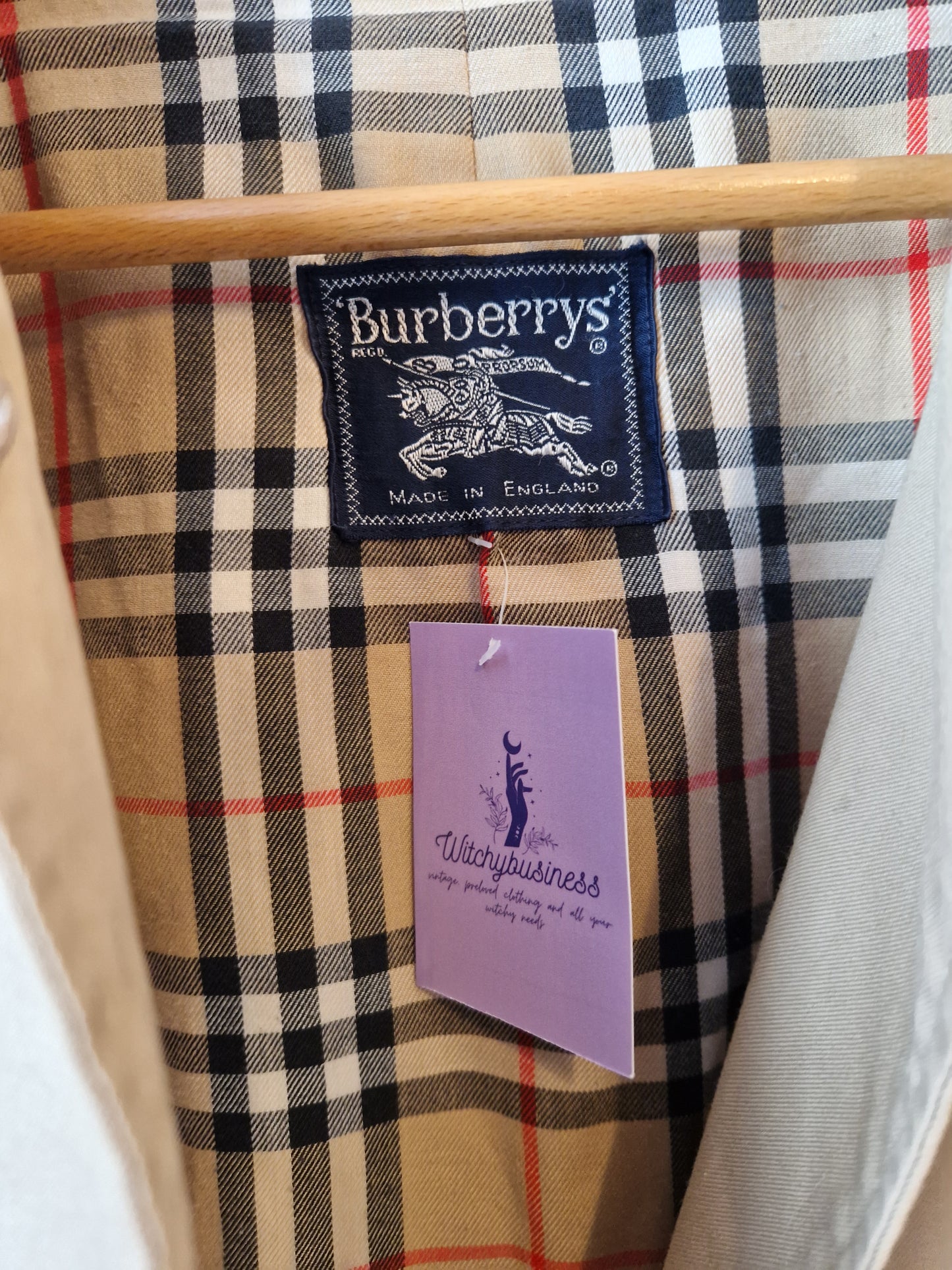 Burberry(s) vintage trenchcoat